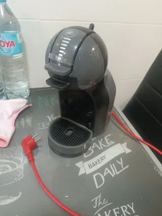 Cafetera Dolce Gusto Negra