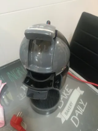 Cafetera Dolce Gusto Negra