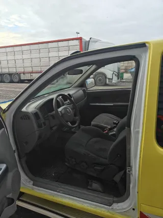 Isuzu D MAX grúa pala