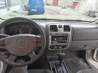 Isuzu D MAX grúa pala