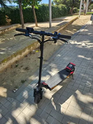 Patinete Eléctrico Bojina con Casco y accesorios