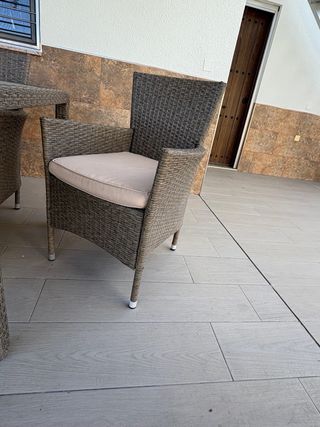 Conjunto mesa y sillas jardín mimbre