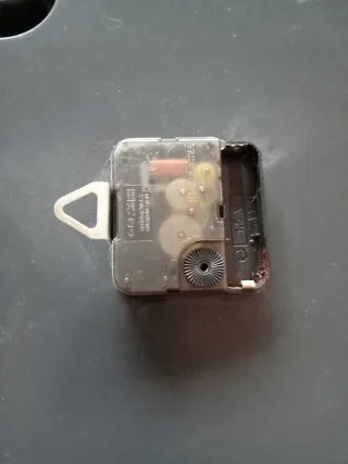 Reloj de pared silencioso verde