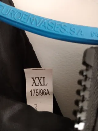 Chubasquero The Darth Face Negro y Rojo