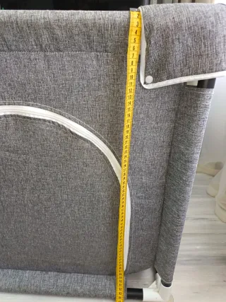 Parque infantil gris