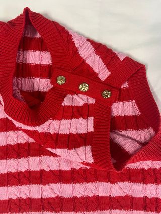 Chaleco de punto Zara rayas rojas y rosas