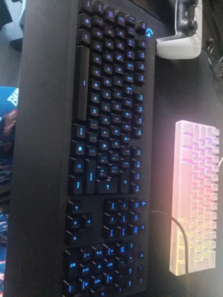 Teclado Logitech Negro/Rojo