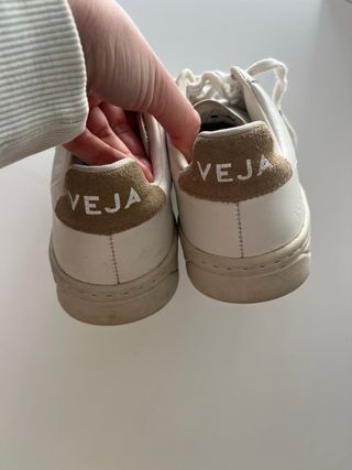 Zapatillas Veja V-12 Blancas y Marrones