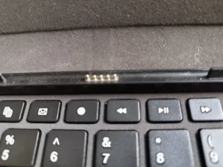 Tastiera per tablet grigia