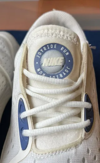 Zapatillas Nike Running Gris y Blanco