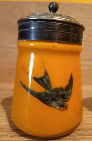 Antiguo mostacero y pimentero