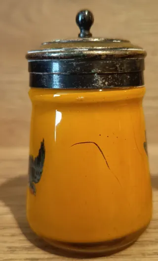 Antiguo mostacero y pimentero