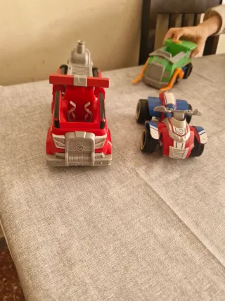 Camión Bomberos Marshall y Moto Raider