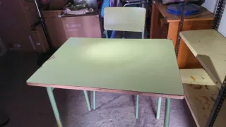 Conjunto 8 mesas 8 sillas colegio verde