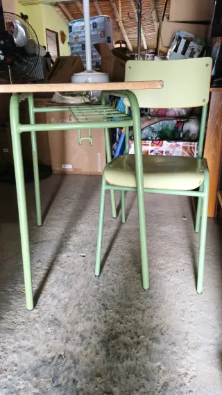 Conjunto 8 mesas 8 sillas colegio verde