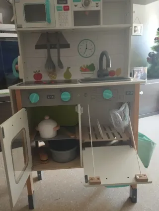 Cocina de juguete de madera