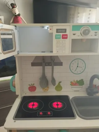 Cocina de juguete de madera