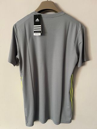 Camiseta deportiva Adidas gris manga corta