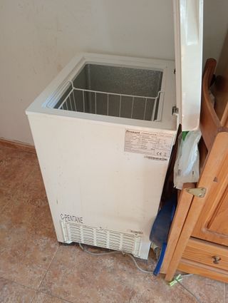 Congelador arcón Benavent 98L