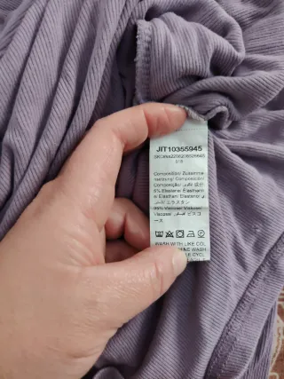 Camiseta premamá Shein cuello alto