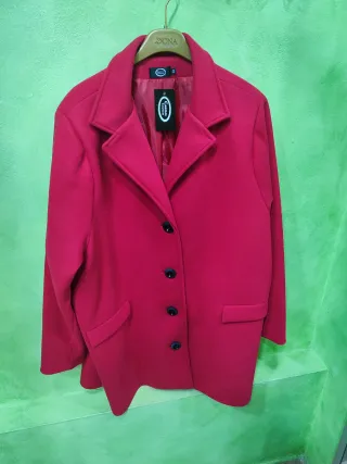 Chaquetón de paño rojo talla 60