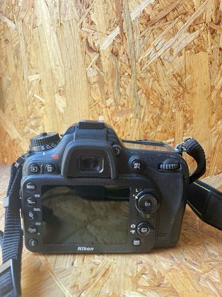 Cámara Nikon Reflex Negra