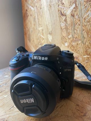 Cámara Nikon Reflex Negra