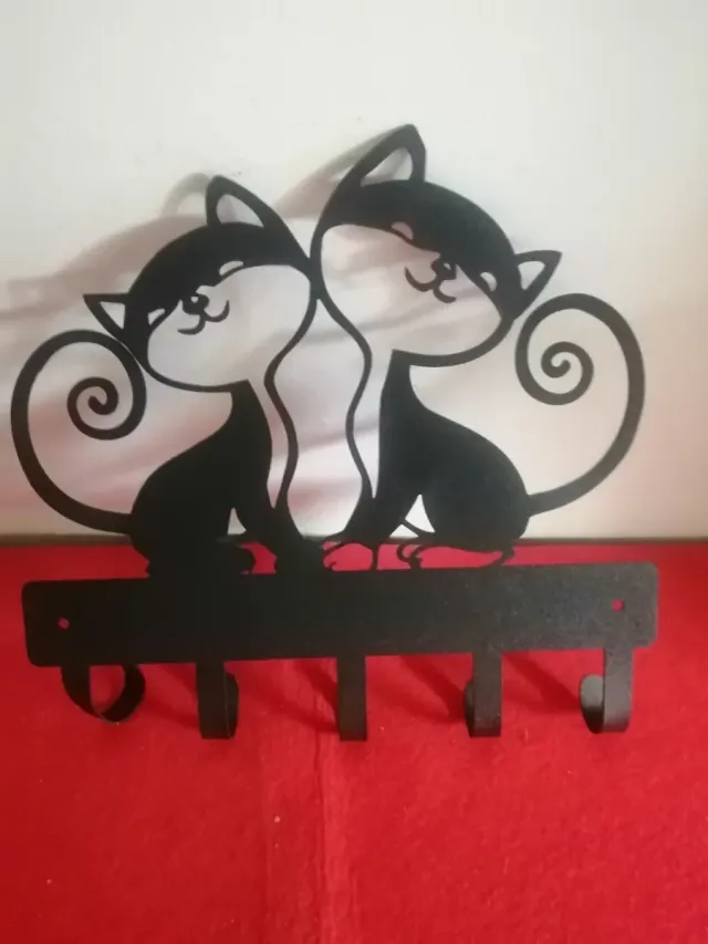 Perchero de pared con diseño de gatos