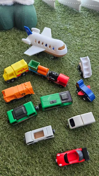 Circuito de tren y aeropuerto de madera