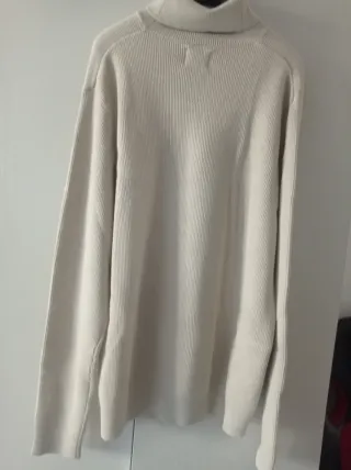 Maglione collo alto beige