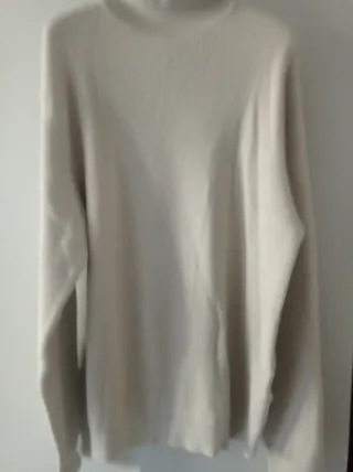Maglione collo alto beige