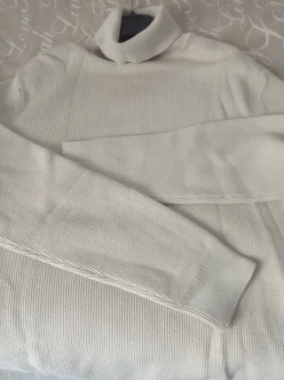 Maglione collo alto beige