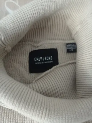 Maglione collo alto beige