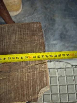 Banco de almendro rústico