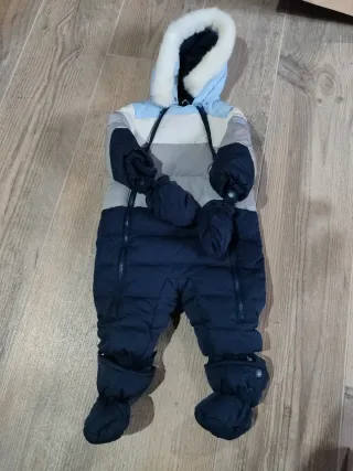 Buzo plumas bebé Chicco 0-6 meses. Solo 2 usos.