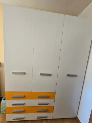 Armario 3 puertas y 4 cajones