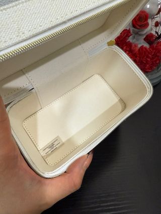 Borsa da toilette Chanel beige e nero