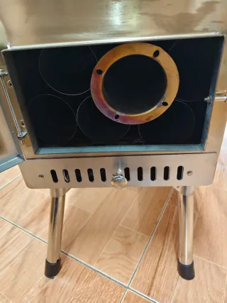 Mini Estufa a leña o carbón metal con ventana .