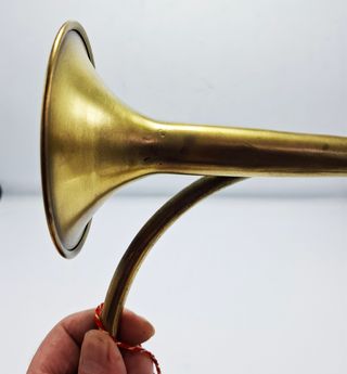 Corneta francesa en latón