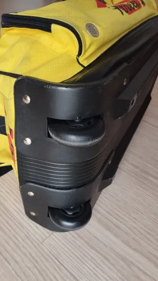 Excelente bolsa de viaje J&B con ruedas "