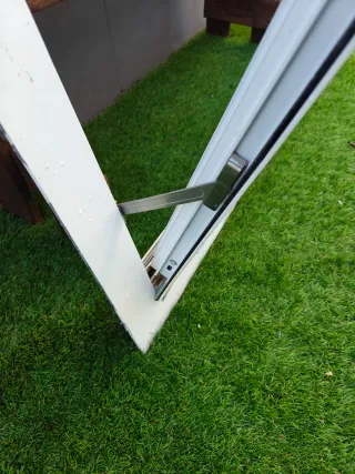 Ventana Aluminio abatible blanca