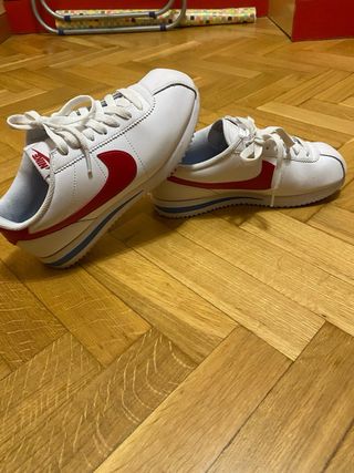 Zapatilla Nike Cortez Mujer Blanca Roja