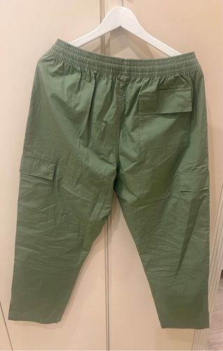 Pantalón Nike Verde Talla M Nuevo, sin estrenar.