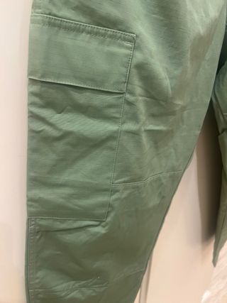 Pantalón Nike Verde Talla M Nuevo, sin estrenar.