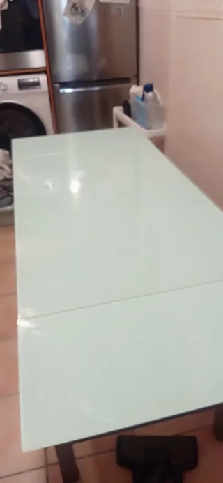 Mesa cristal extensible cocina + 2 sillas regalo