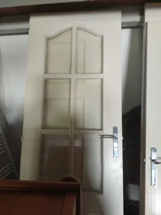 Puerta madera con cristal