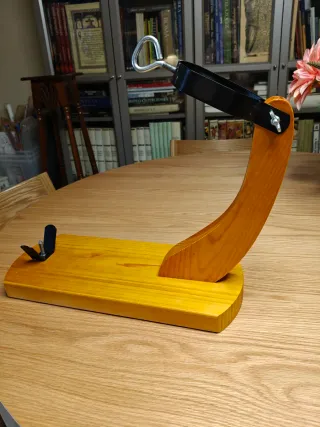 Jamonero de madera y metal