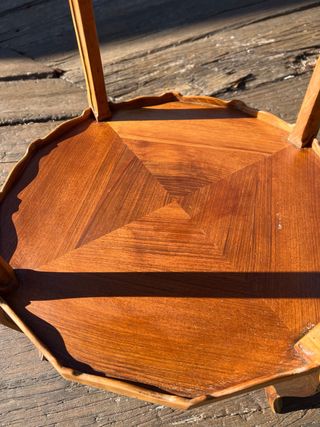 Mesa auxiliar de madera