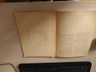 Libro antiguo Biblioteca para niños.
