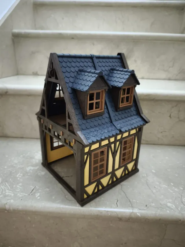 Playmobil Medieval. Casa amarilla.